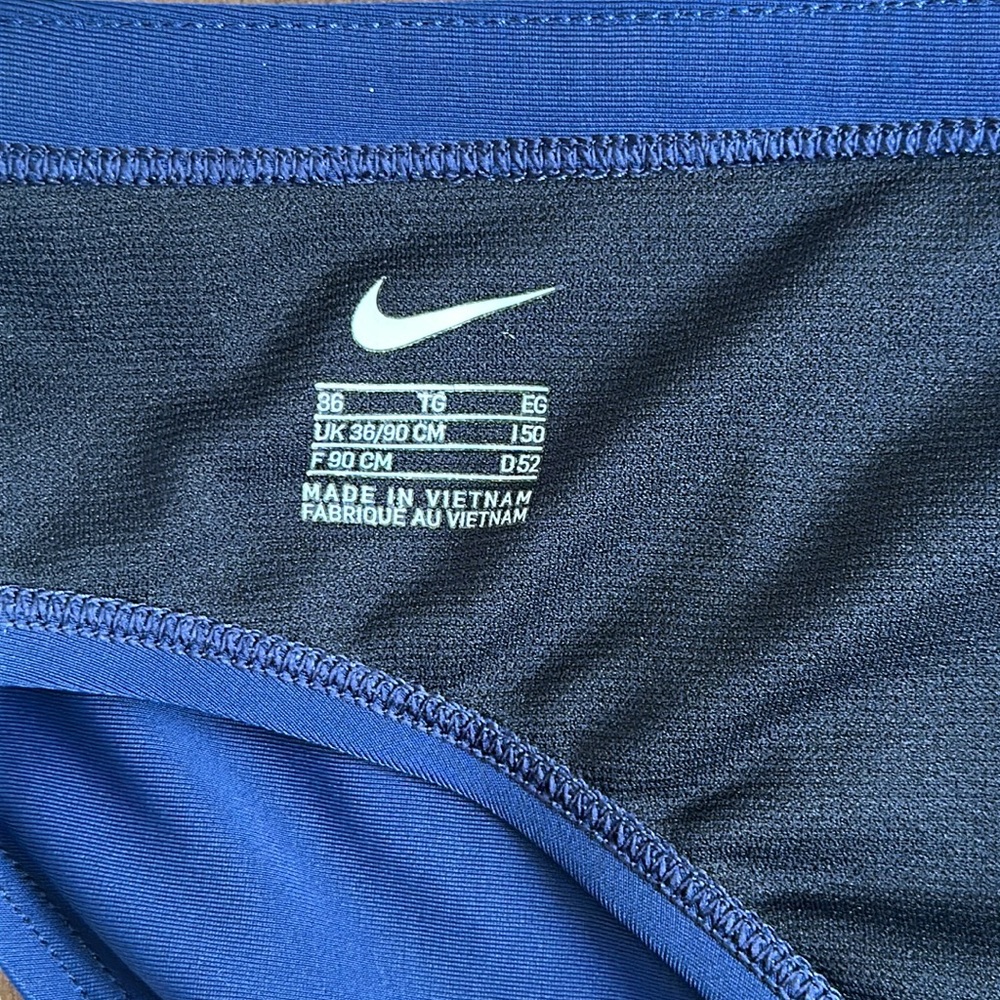 Nike - Picture 6 of 9